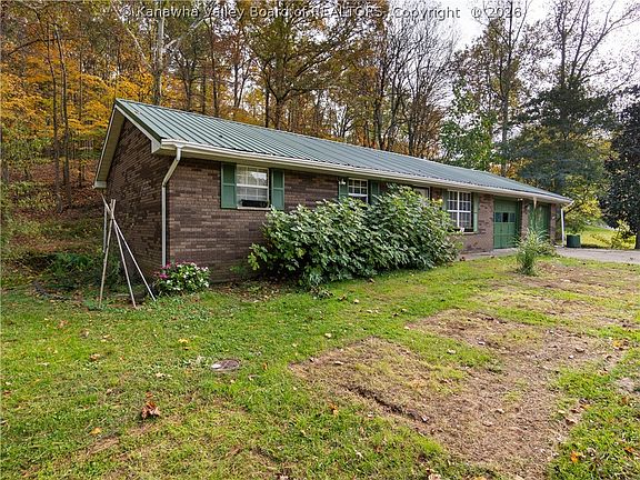 3rd image of 1931 Bills Creek Rd