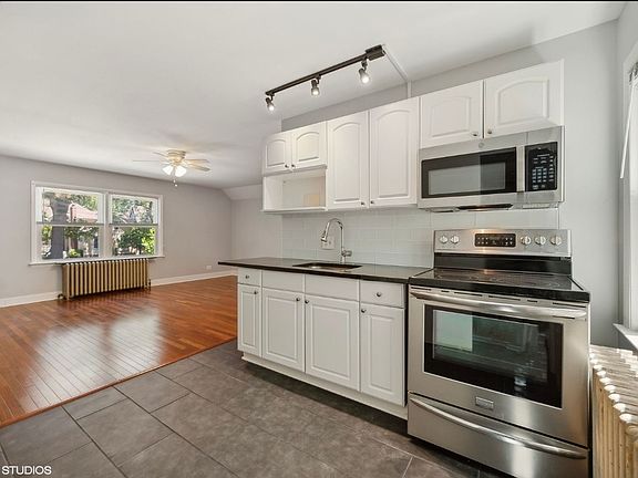 4th image of 1029 Linden Ave #3