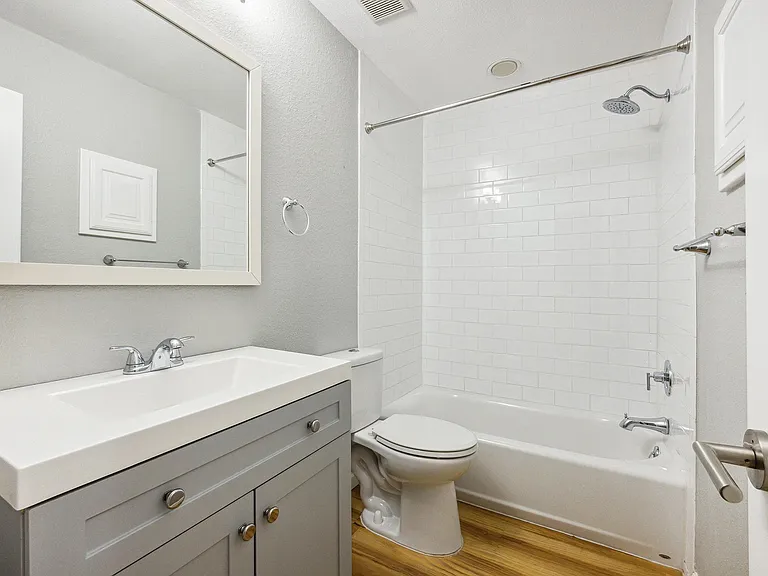 1111 Lawson Ln — Photo 11