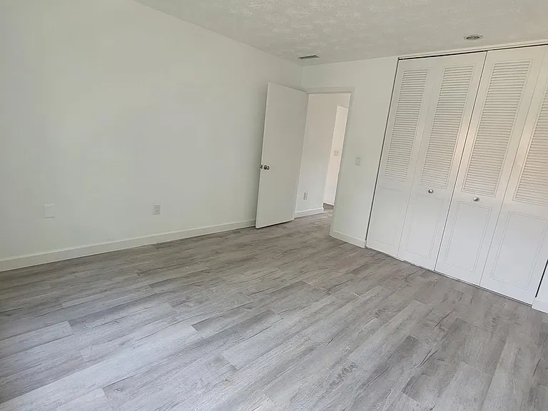 5329 Hansel Ave #B-4 — Photo 14