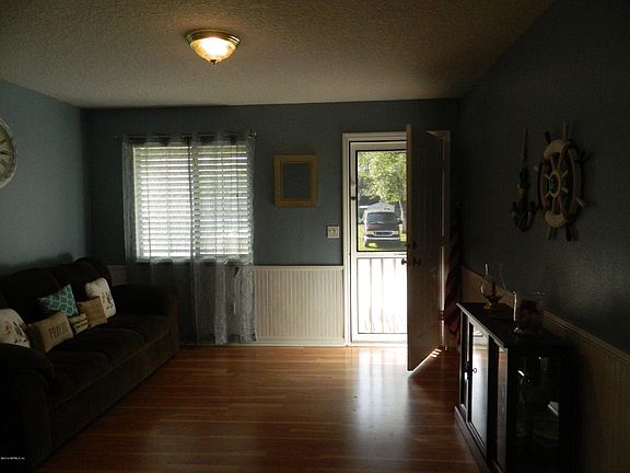 5th image of 768 Pearl St