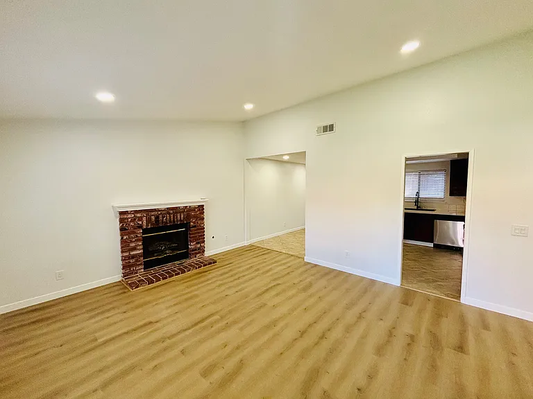 2730 W Avenue K4 — Photo 2