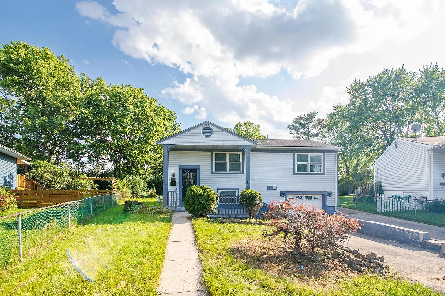 727 Ivorton Rd S photo 1