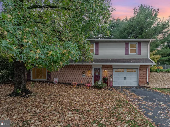 122 Curvin Dr, Harrisburg, PA 17112