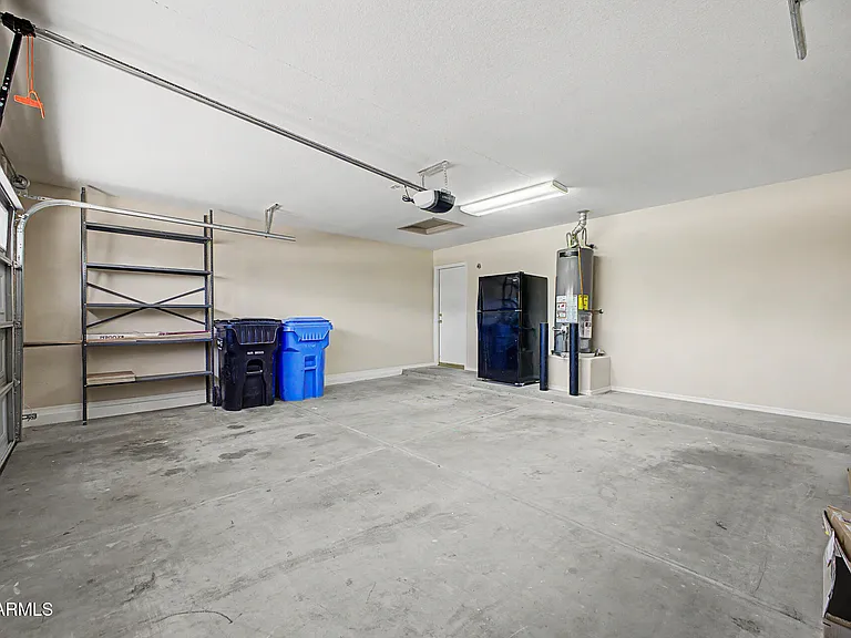 3311 E San Angelo Ave — Photo 24