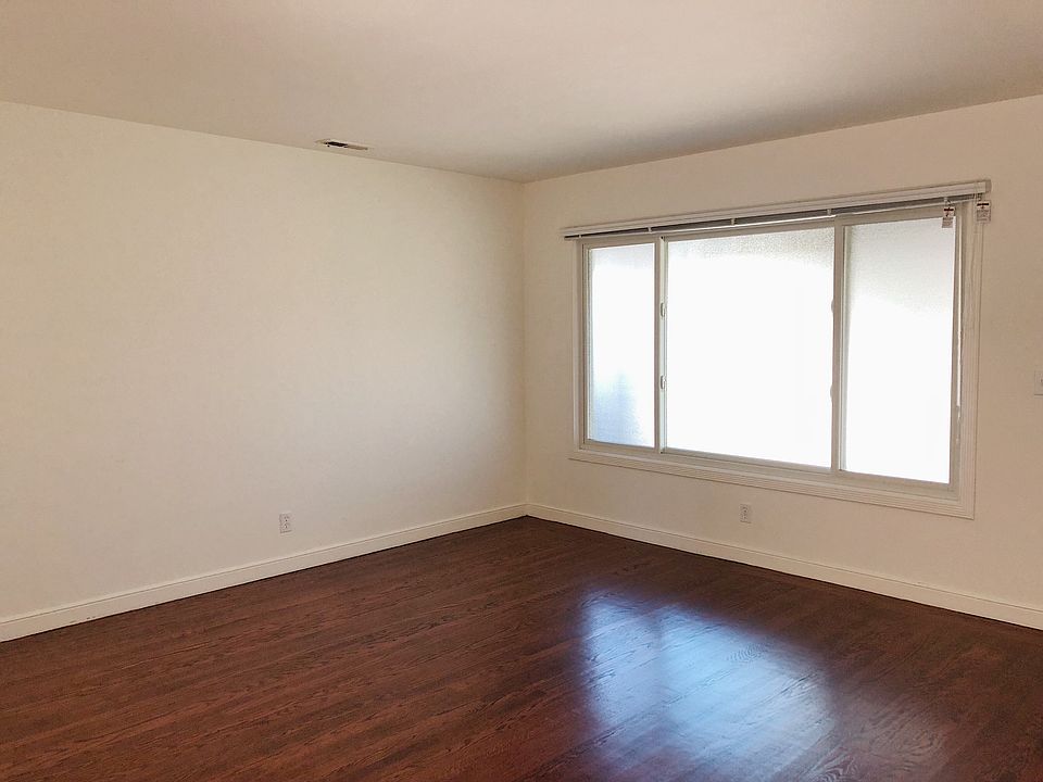 1st image of 513 Carlos Ave