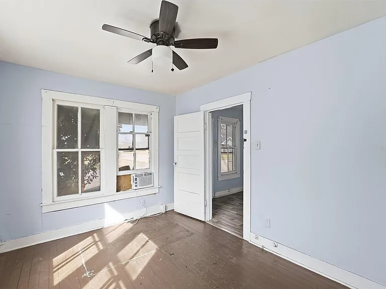 2420 Stevens St — Photo 11