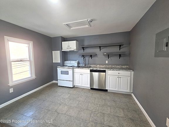 5th image of 125 River St #2