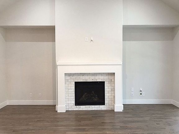 3rd image of 2606 Greenlawn Dr