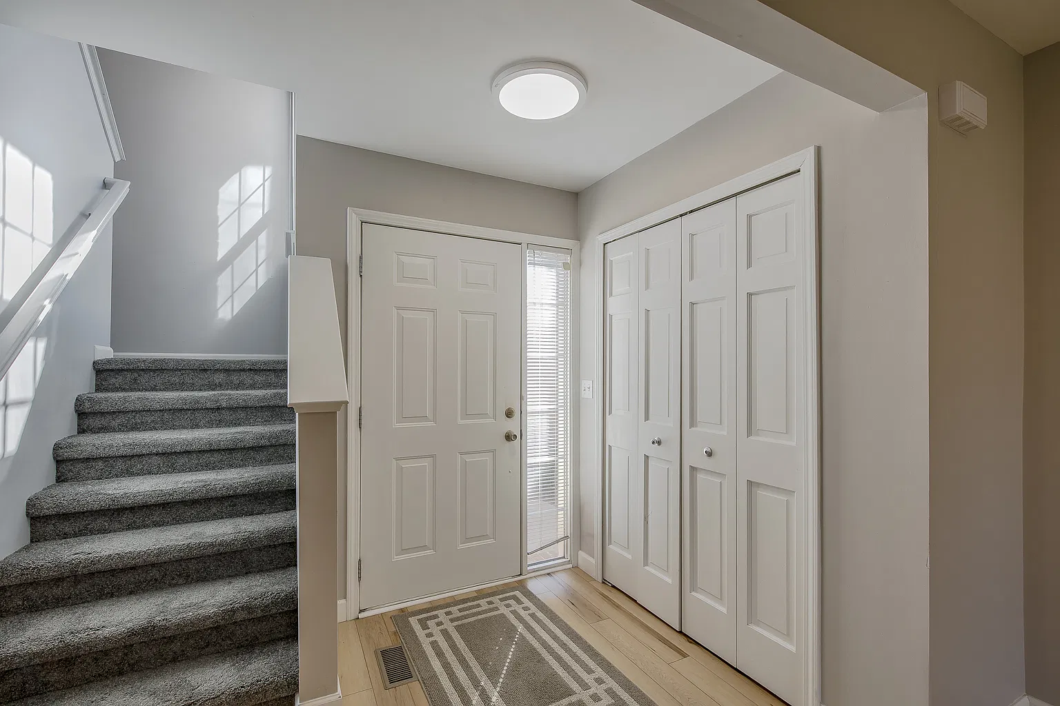 3 bed, 1615 sqft, $2,900 — Photo 3