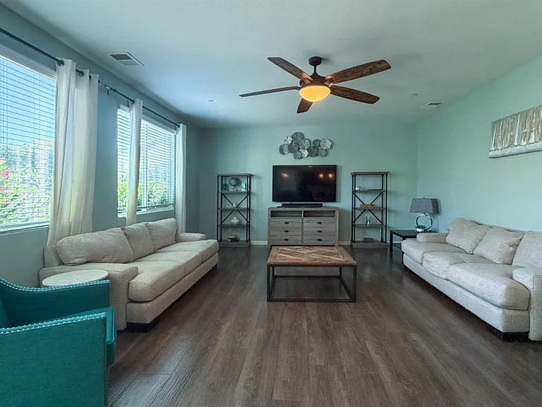 3060 Morris Ave — Photo 5