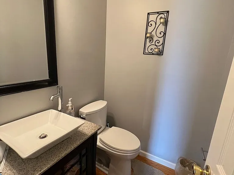 15605 Highcroft Dr — Photo 7
