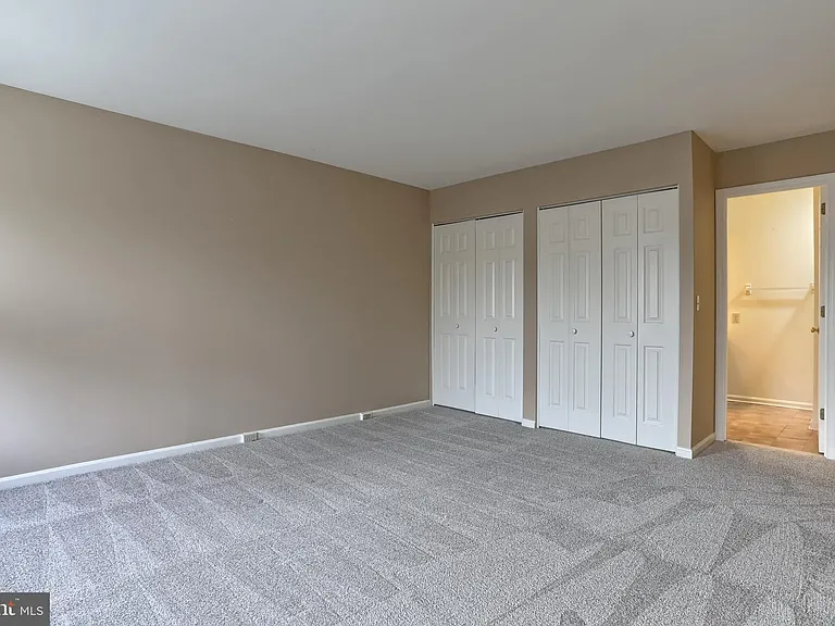 1127 Wicklow Ct — Photo 27