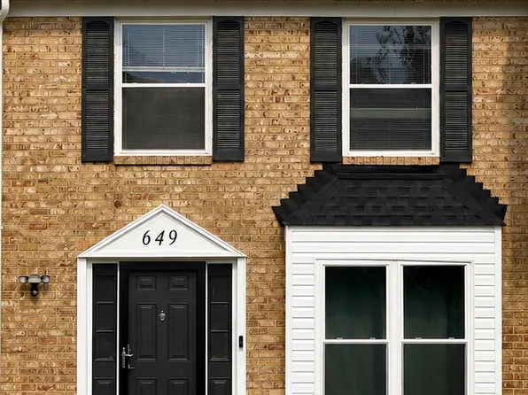 649 Governors Way, Virginia Beach, VA 23452