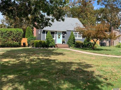 101 Woodland St, East Islip, NY, 11730