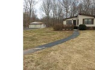 1 Colchester Cmns, Colchester, CT 06415