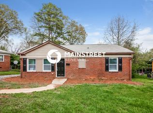 641 Reeves Ct, Charlotte, NC 28208