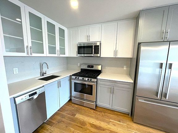 2nd image of 490 Myrtle Ave APT 7N