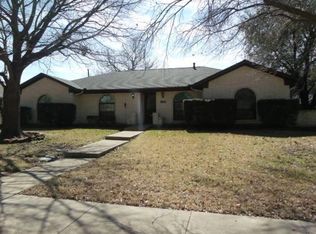 1544 Glenhill Ln, Lewisville, TX