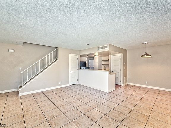 3rd image of 1400 Lorilyn Ave Unit 2