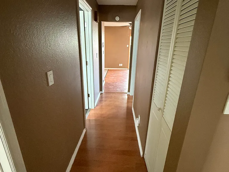 2703 W Texas St — Photo 19