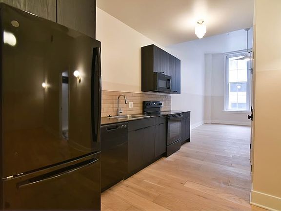 2nd image of 30 W Broad St Suite 406