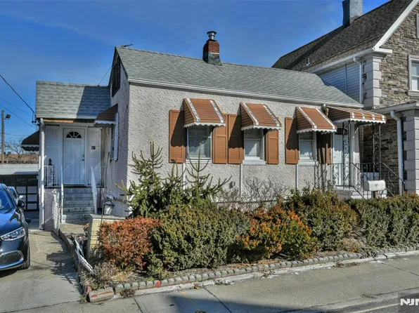 47 Union St, Lodi, NJ 07644