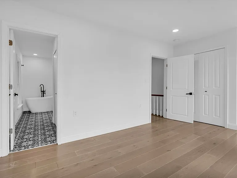 1714 Bagley St — Photo 18