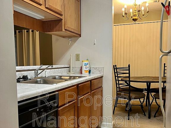 5th image of 5656 Encino Cv APT 2