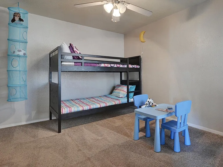 Affordable Domain units - Great move in Specials! — Photo 40