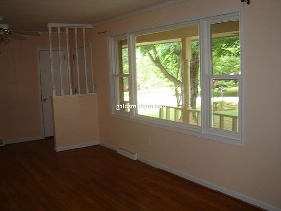 4th image of 10 Vista Dr