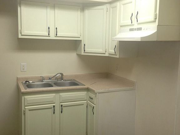 4th image of 5020 Lounsbury Dr