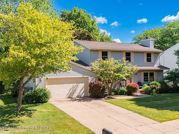 2nd image of 1824 Shadywood Ln
