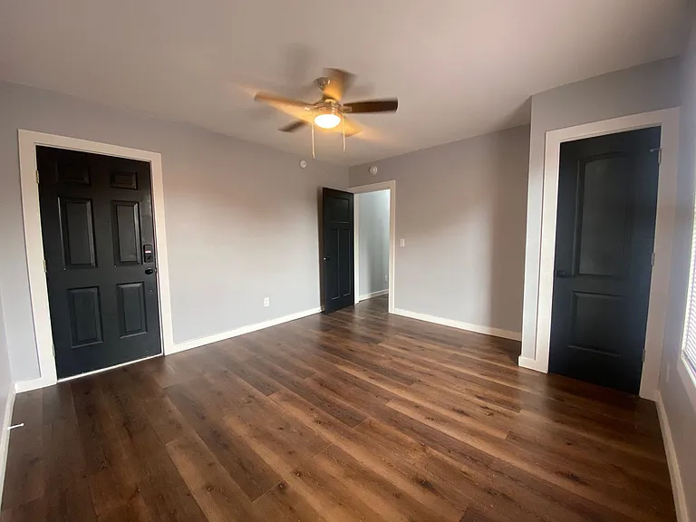 303 W Watauga Ave — Photo 8