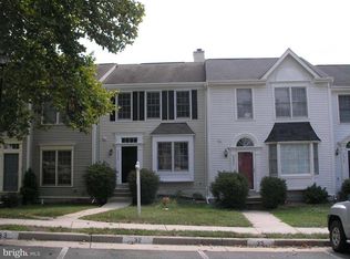 6925 Compton Ln, Centreville, VA 20121
