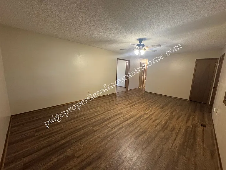1309 Post Oak Rd — Photo 20