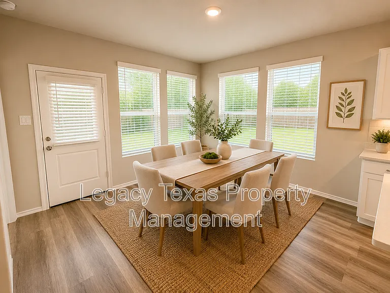1911 Cherokee Ln — Photo 7