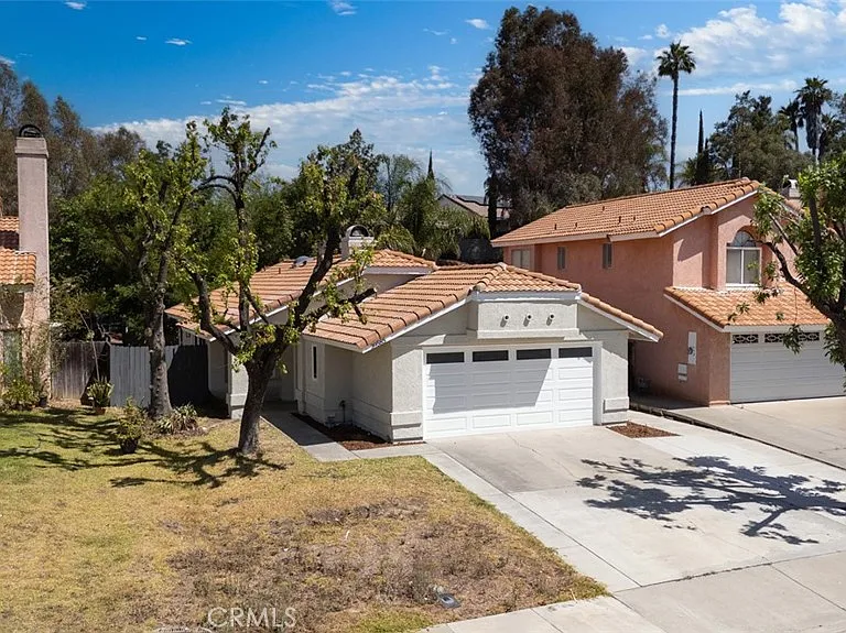 39585 Oak Cliff Dr — Photo 3