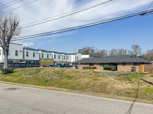 719 E Whitney St, Houston, TX 77022