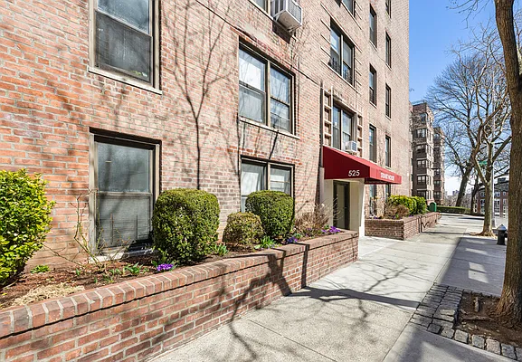 525 West 235th Street