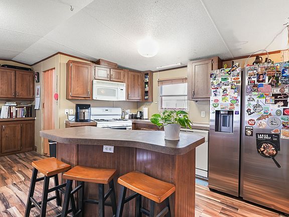 5th image of 850 N Main St #47