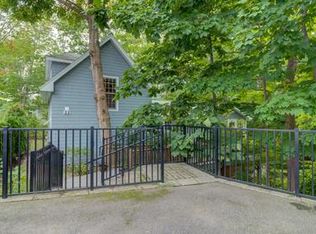 22 Perkins Cove Rd, Ogunquit, ME 03907