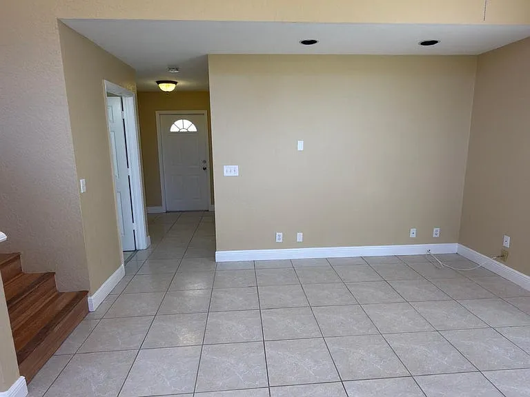 13769 Yarmouth Dr — Photo 3