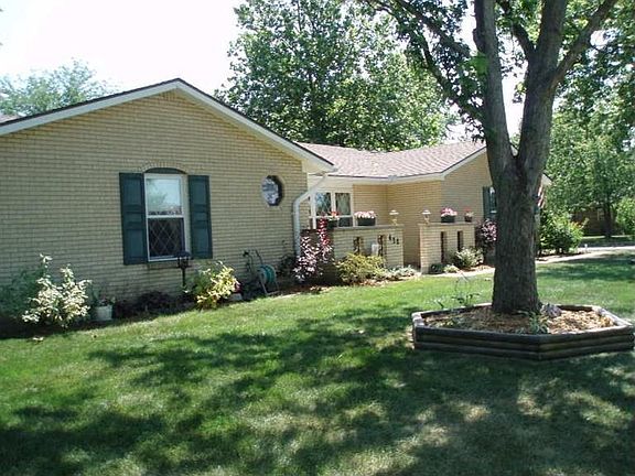 3rd image of 438 Nies Ave