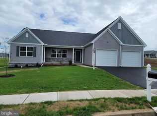 1643 Fountain Rock Dr, Dover, PA 17315