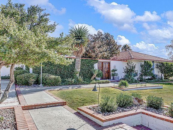 4th image of 1012 Broadmoor Dr