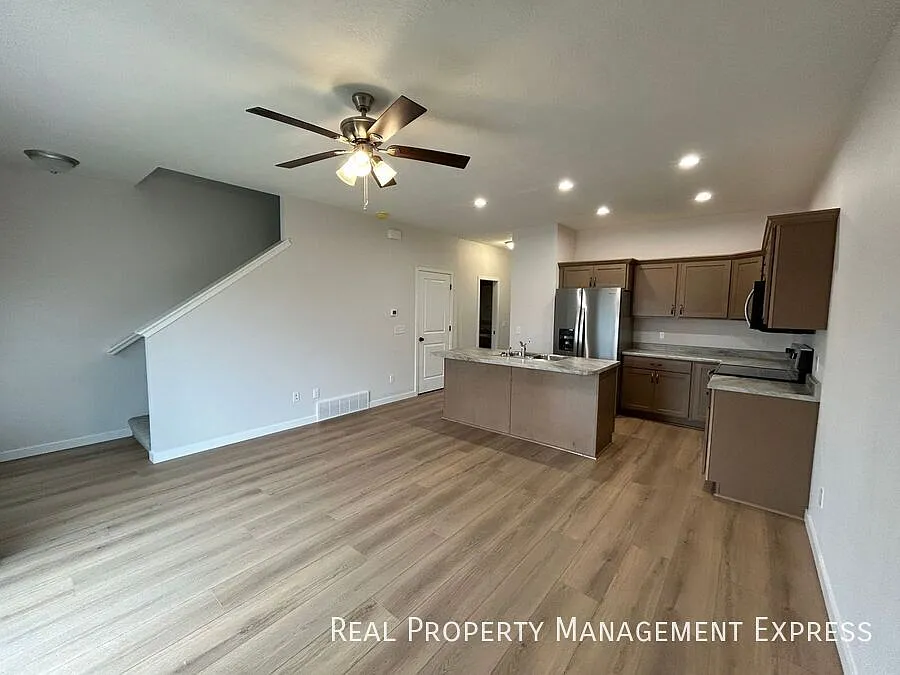 2 Bedroom 1.5 Bathroom Home for Rent — Photo 1