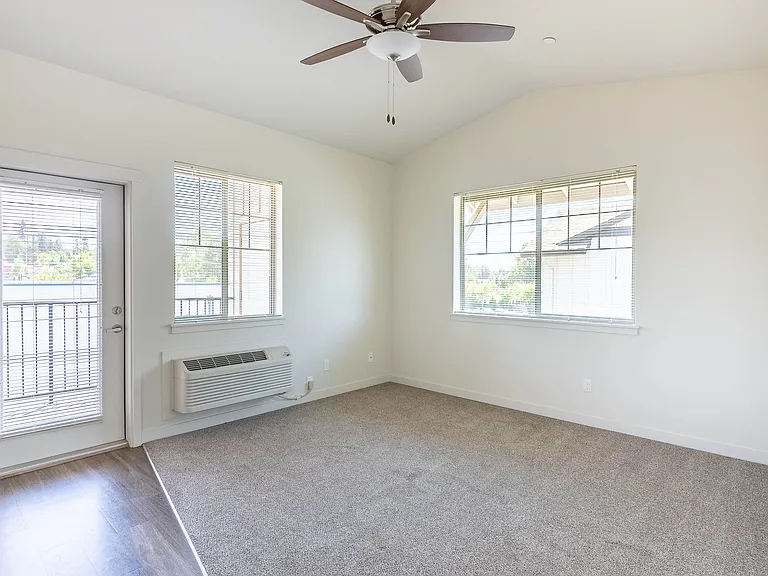 Silverplace Apartment Homes — Photo 10