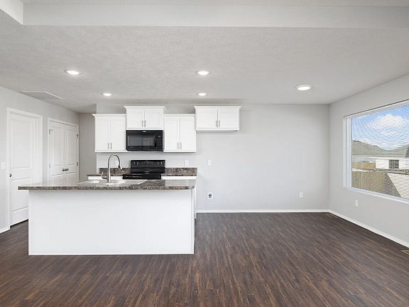 2nd image of 1105 Abbey St