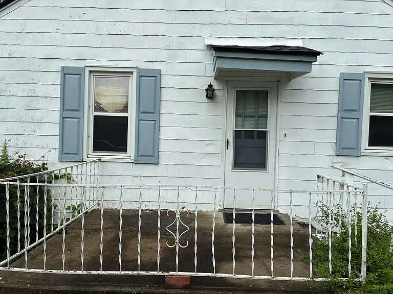 827 Banks Ave — Photo 8